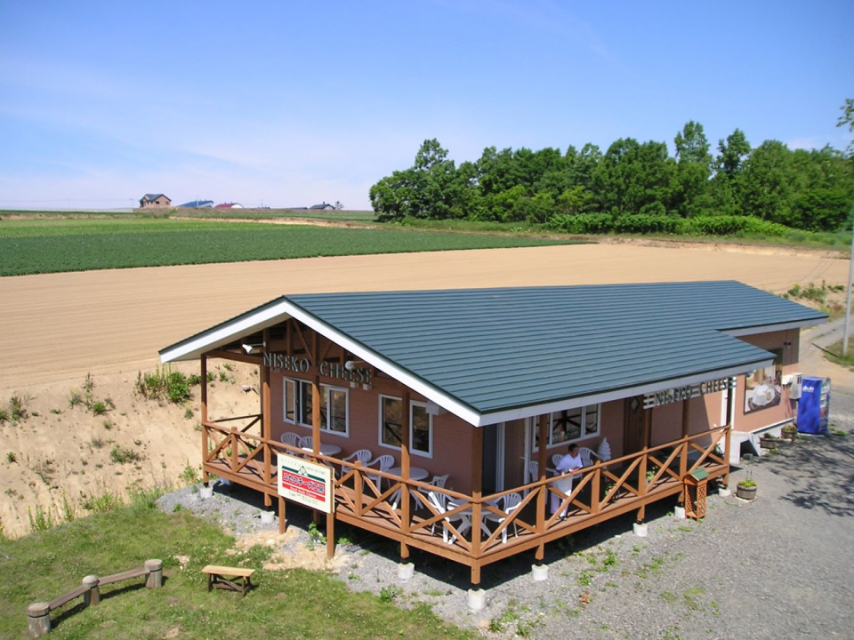 旧工房の様子。2019年に移転し、現在は同町内にある新工房で製造・販売を行っている。（提供：ニセコチーズ工房）